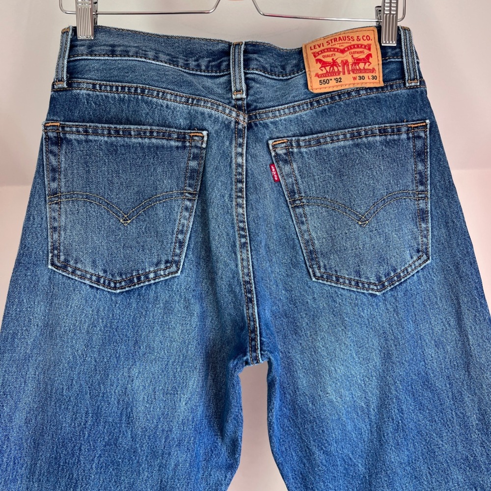Levis 550 92 Relaxed Tapered Leg Jeans Medium‎ Wash Blue W30 L30